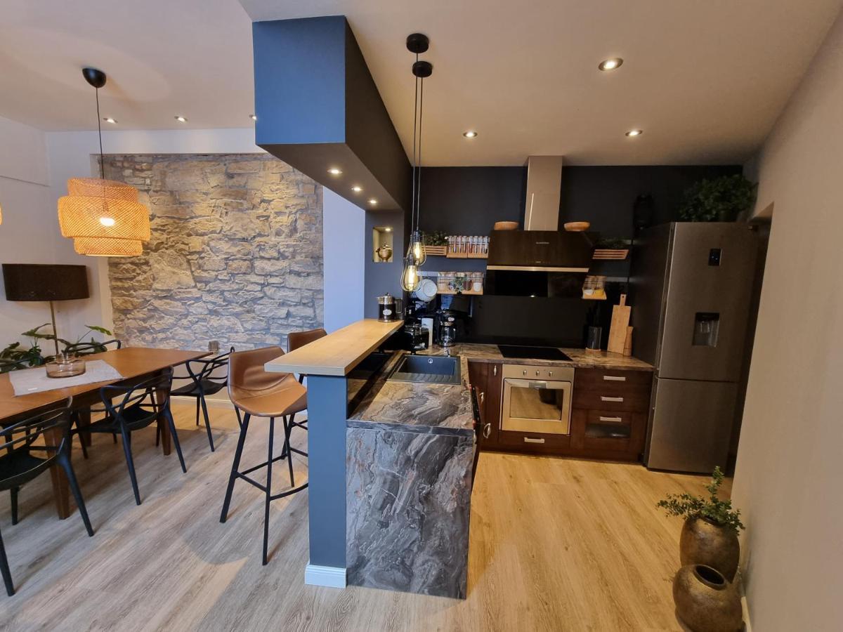 Apartment Arena Design With Free Private Parking And With A Terrace Pula